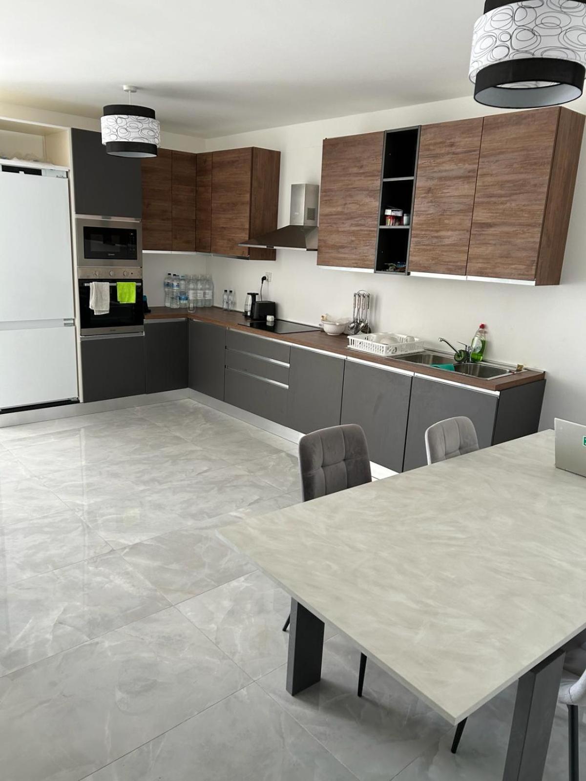 Bright 2 Bedroom Flat In Sliema! חדר תמונה